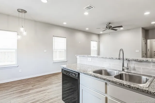 $229,000 | 203 Peruna Drive, Marble Falls, TX 78654