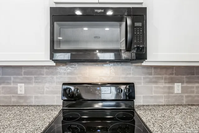 $229,000 | 203 Peruna Drive, Marble Falls, TX 78654