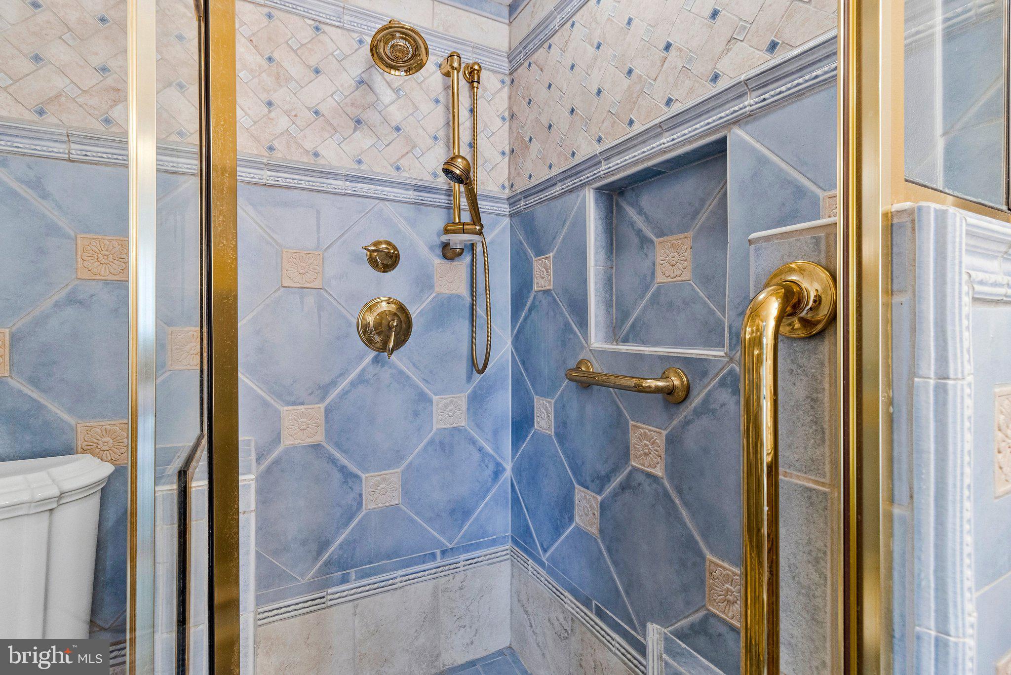 6101 Edsall Road, Unit 407 Alexandria, VA 22304 - Photo 32 of 54 Hall Bathroom