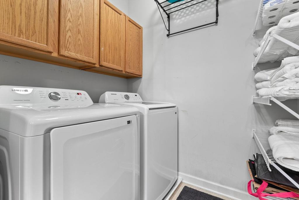 21 B Edinburgh Street Valparaiso, IN 46385 - Photo 12 of 17 a utility room with dryer and washer