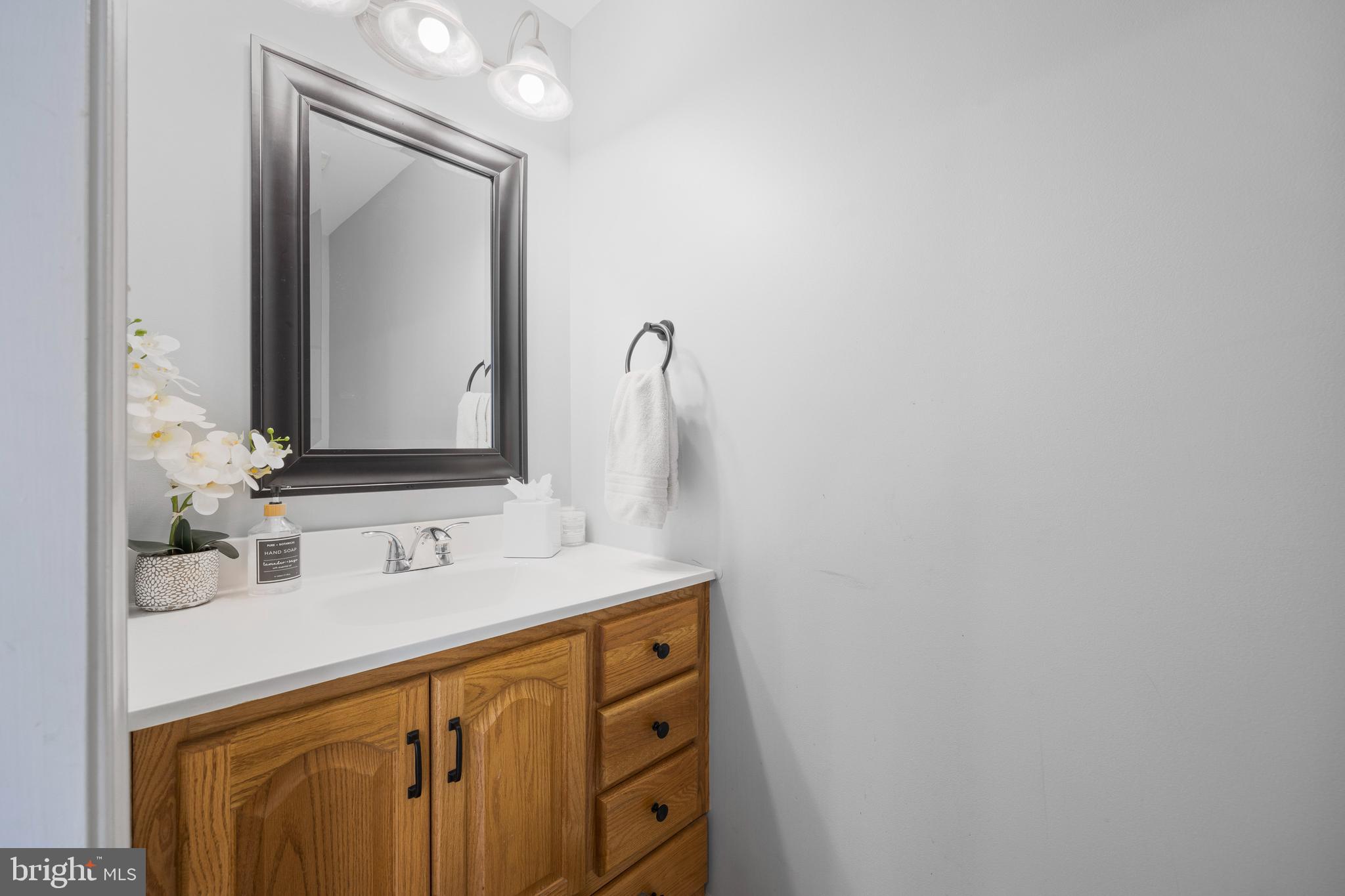 333 Oak Terrace Wayne, PA 19087 - Photo 9 of 47 Powder Room