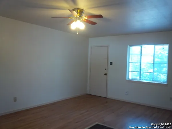 $745 | 805 Eleanor Avenue, Unit A, San Antonio, TX 78209