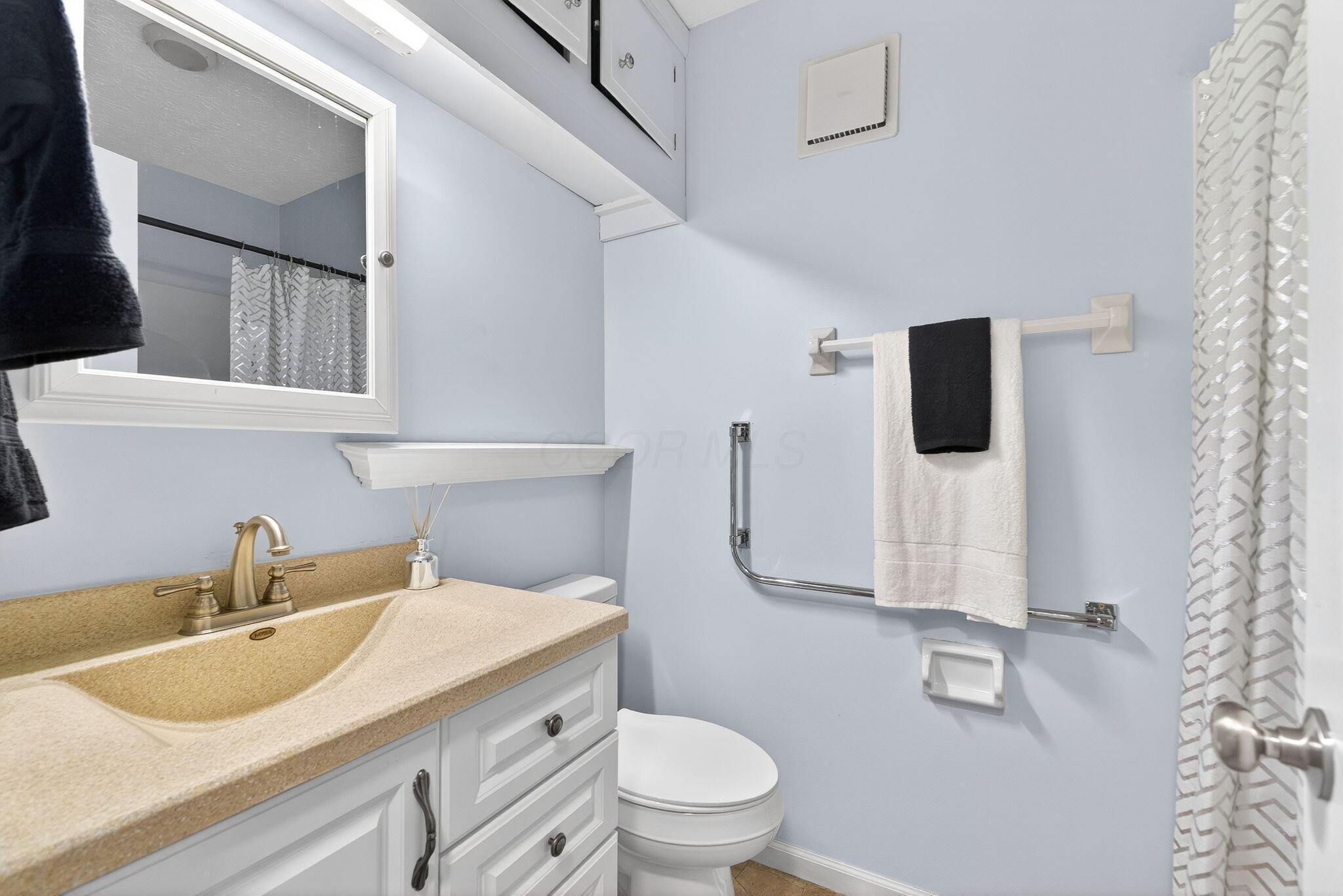 4985 Dellen Road Groveport, OH 43125 - Photo 24 of 60 4985 Dellen Rd (Interior)-24