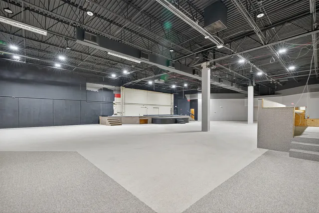 a view of utility room