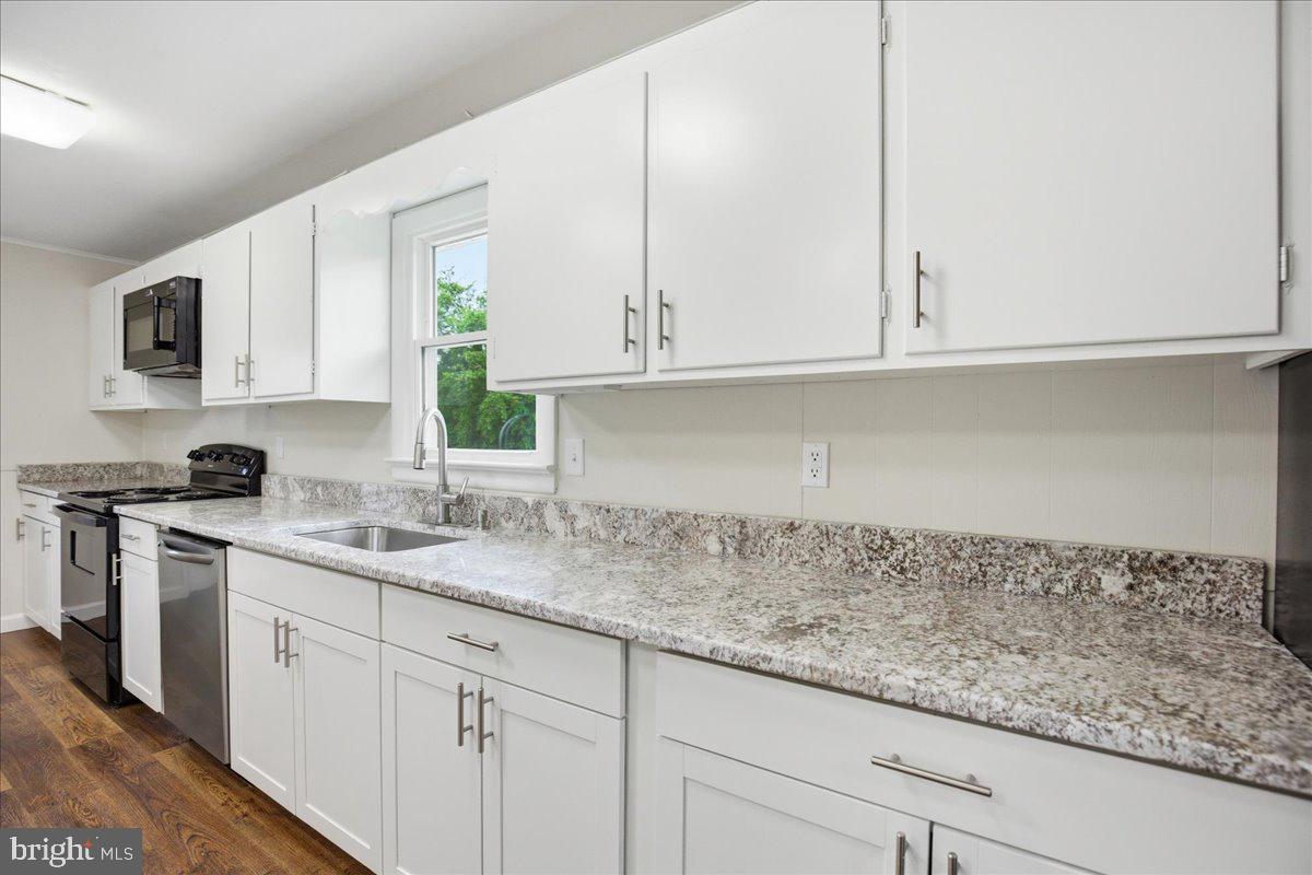 38125 Louis Thomas Road Avenue, MD 20609 - Photo 18 of 73 KITCHEN NEW CABINETS 2026 YR