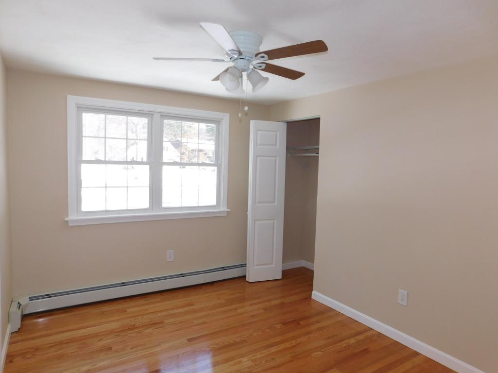 181 Hobbs Road Pelham, NH 03076 - Photo 11 of 26