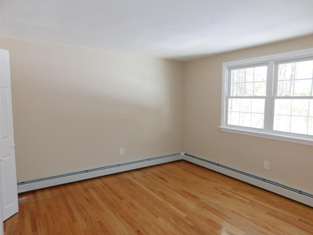 181 Hobbs Road Pelham, NH 03076 - Photo 12 of 26