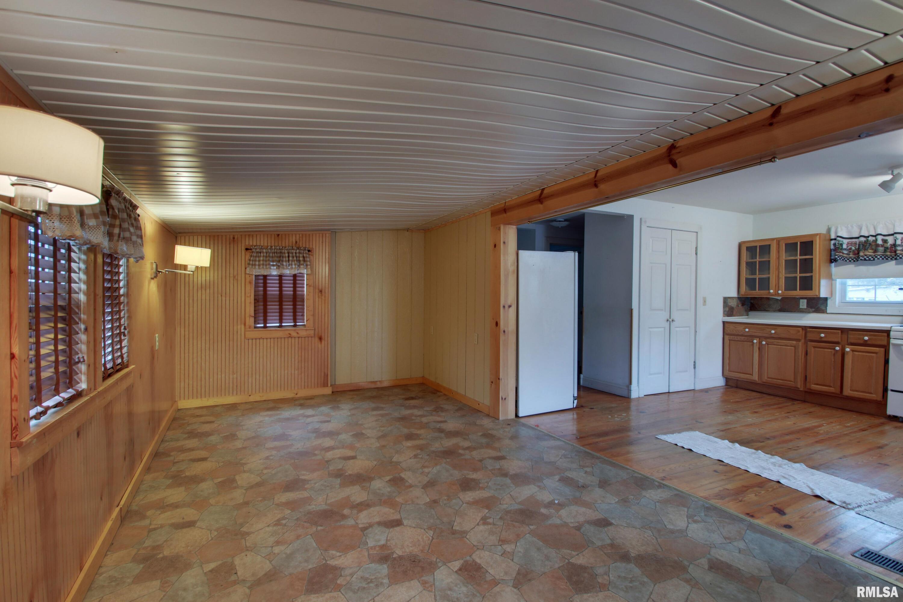 340 Walnut Street Hull, IL 62343 - Photo 12 of 27 Gallery Image 12
