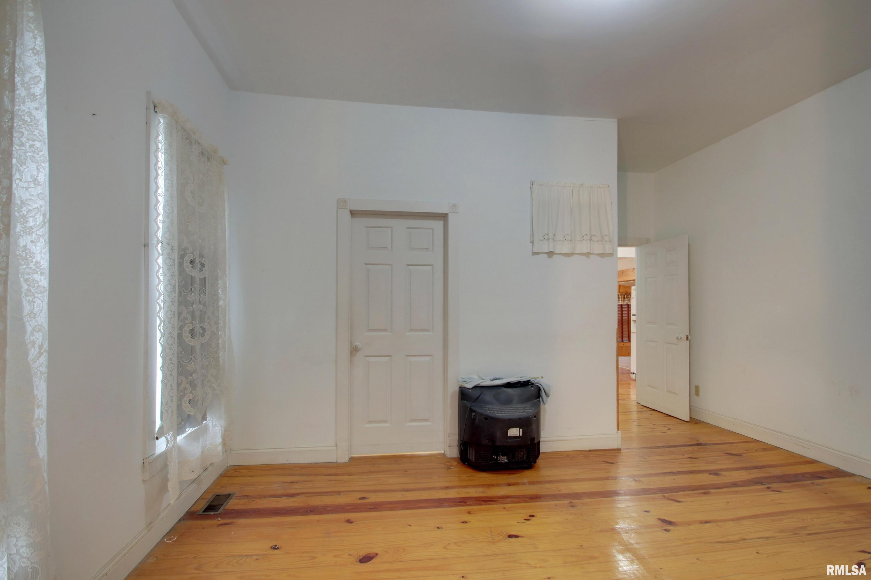 340 Walnut Street Hull, IL 62343 - Photo 14 of 27 Gallery Image 14