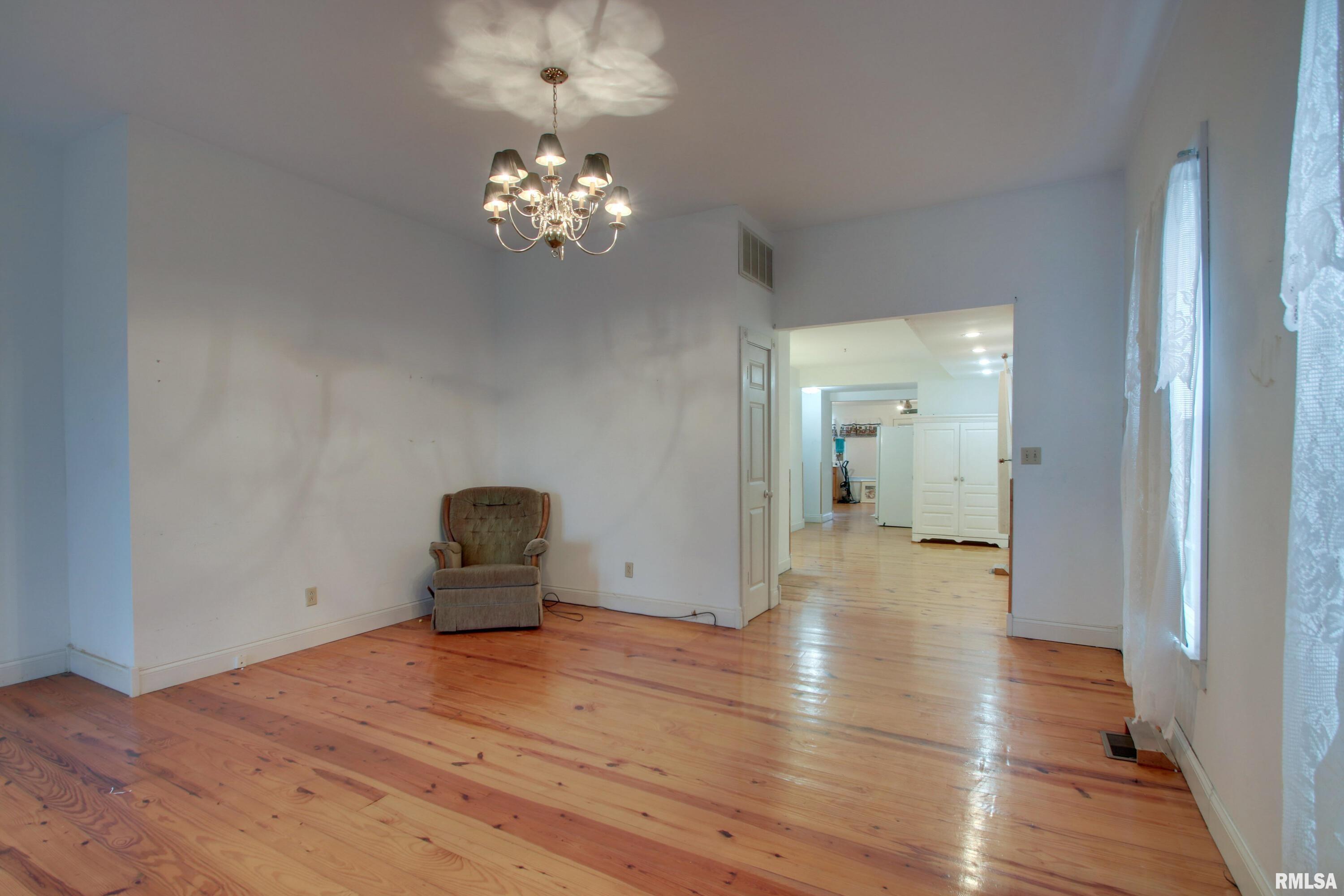 340 Walnut Street Hull, IL 62343 - Photo 5 of 27 Gallery Image 5