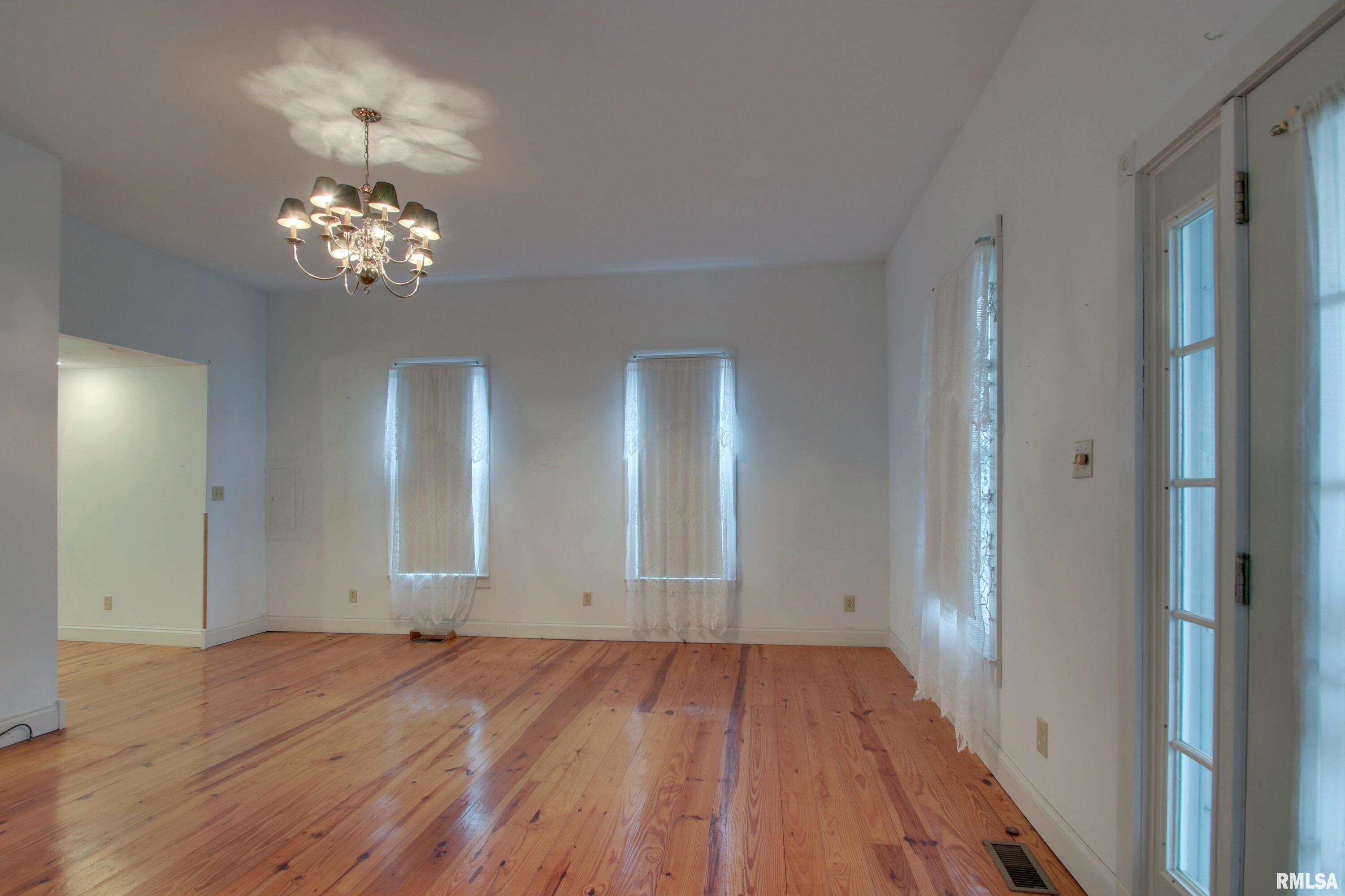 340 Walnut Street Hull, IL 62343 - Photo 6 of 27 Gallery Image 6