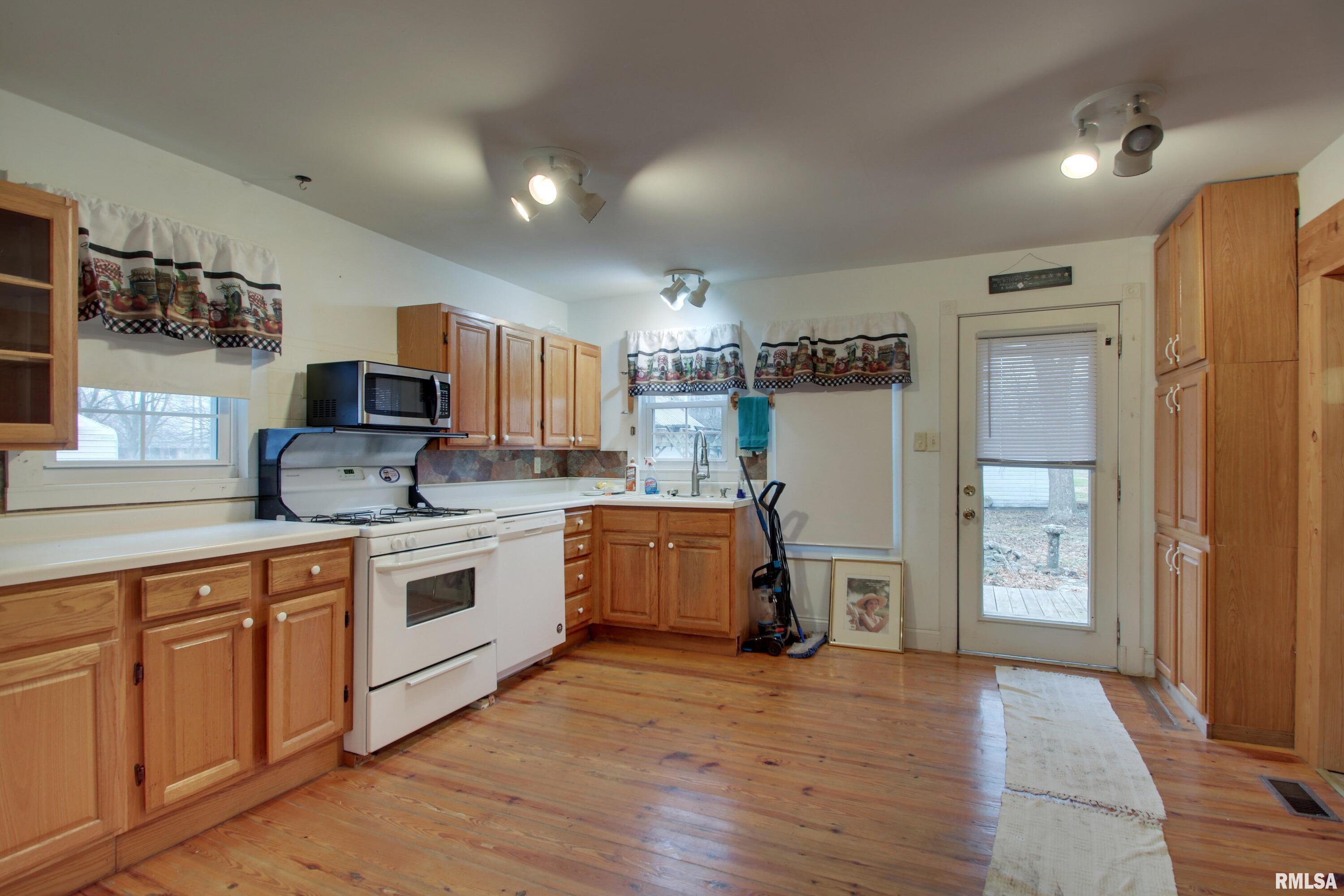 340 Walnut Street Hull, IL 62343 - Photo 9 of 27 Gallery Image 9