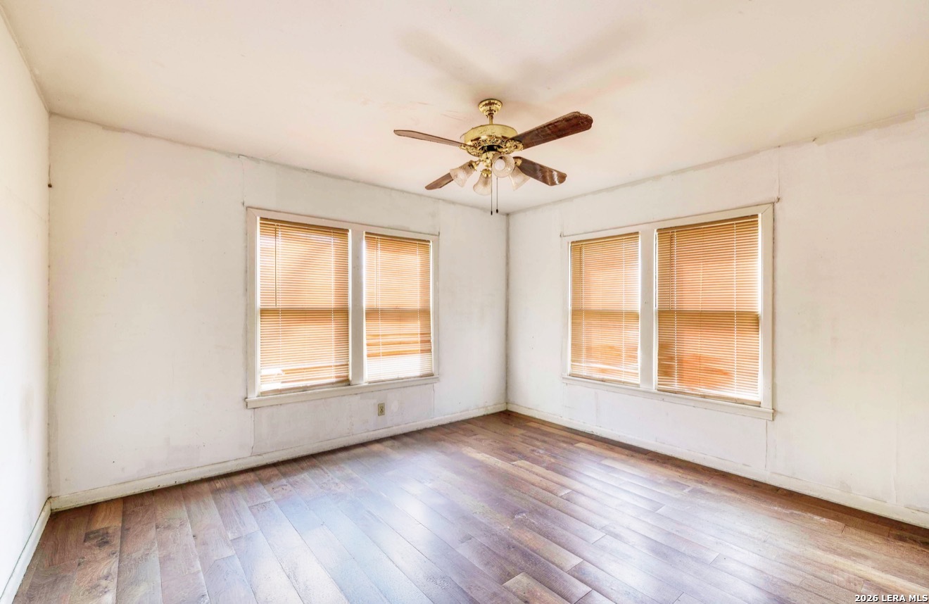541 North 4th Uvalde, TX 78801 - Photo 6 of 16 Gallery Image 6