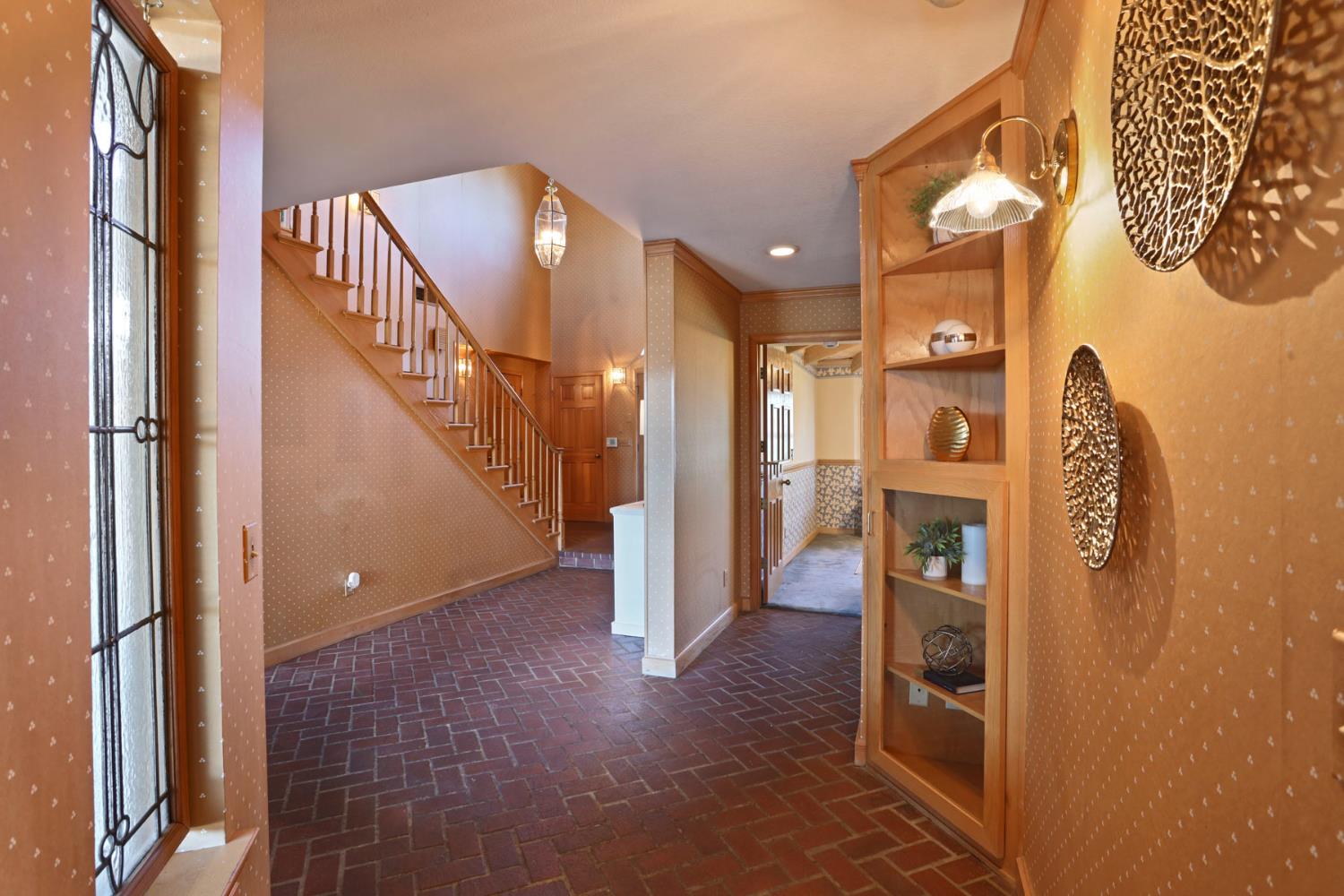 3152 Sea Gull Lane Stockton, CA 95219 - Photo 16 of 67 a view of a hallway with entryway door