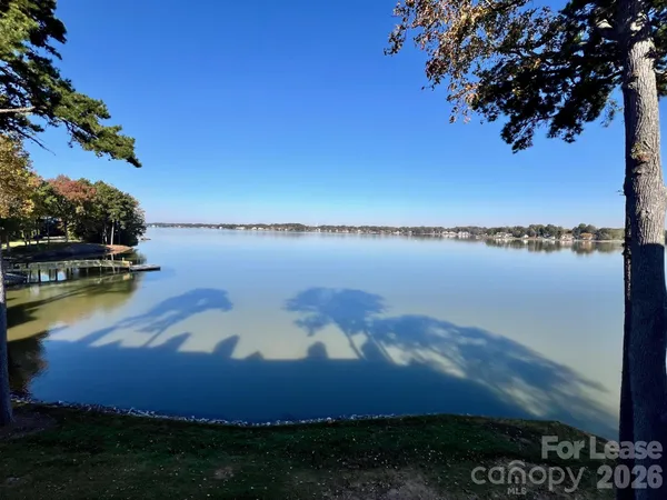 $2,100 | 366 Northwest Drive, Davidson, NC 28036