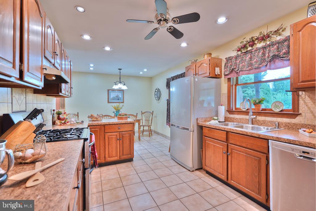 87 Bitting Road Alburtis, PA 18011 - Photo 10 of 30 Gallery Image 10
