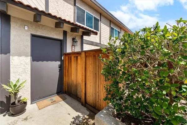 $999,000 | 2120 Dufour Avenue, Unit 6, Redondo Beach, CA 90278