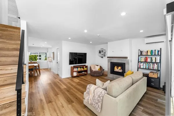 $999,000 | 2120 Dufour Avenue, Unit 6, Redondo Beach, CA 90278