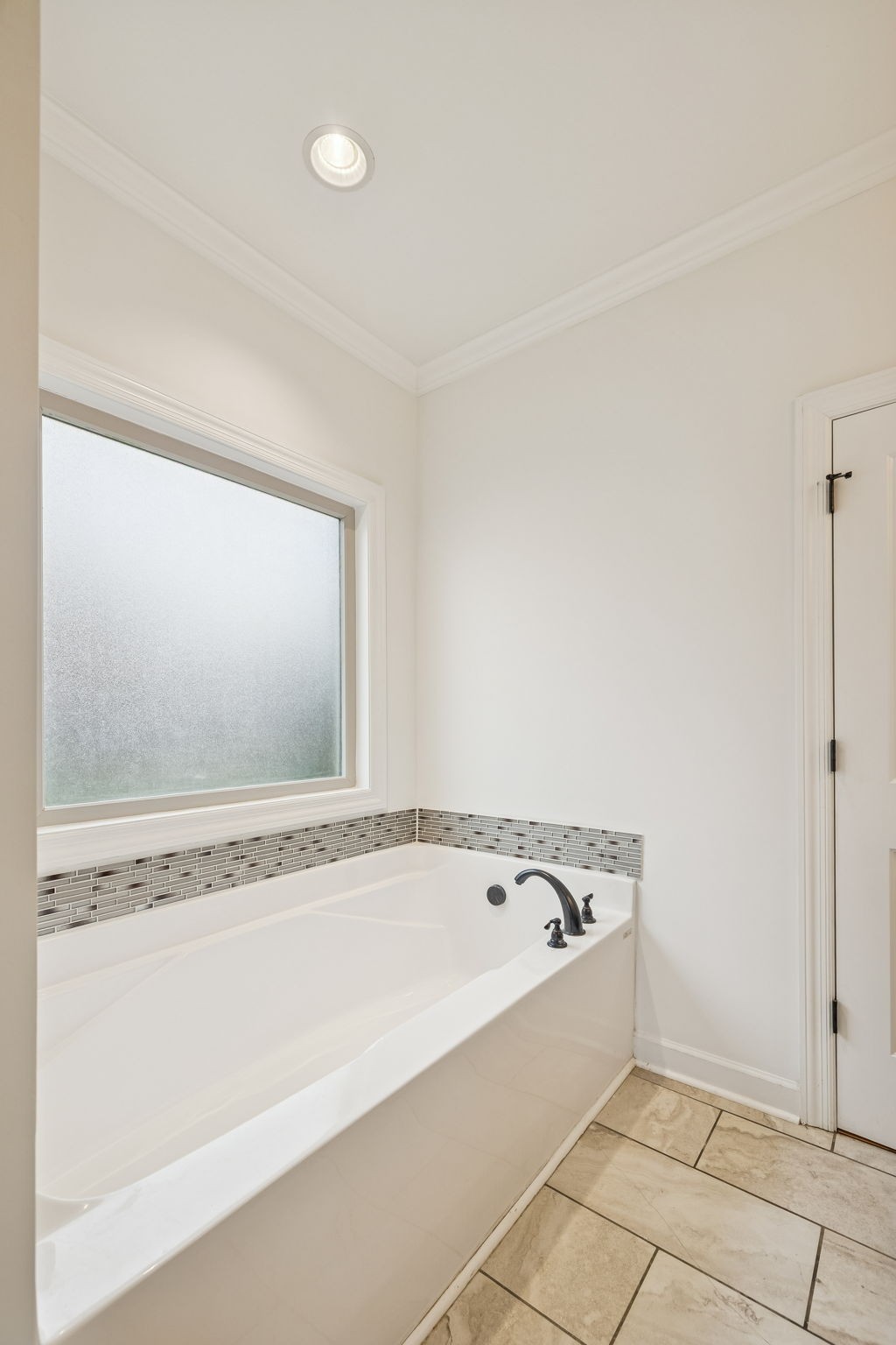 2912 Butterfly Bend Murfreesboro, TN 37129 - Photo 35 of 48 a view of a bathtub in a room