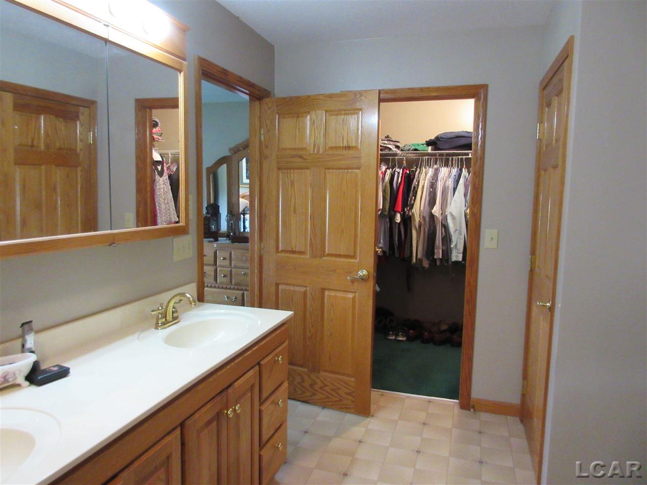 7100 Craig Road Blissfield, MI 49228 - Photo 27 of 30 31261626-26.JPG