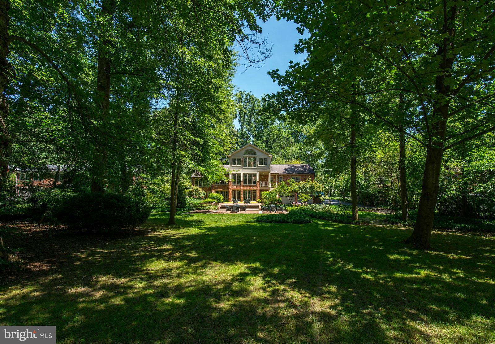 3176 Holmes Run Road Falls Church, VA 22042 - Photo 28 of 30 Exterior (Rear)