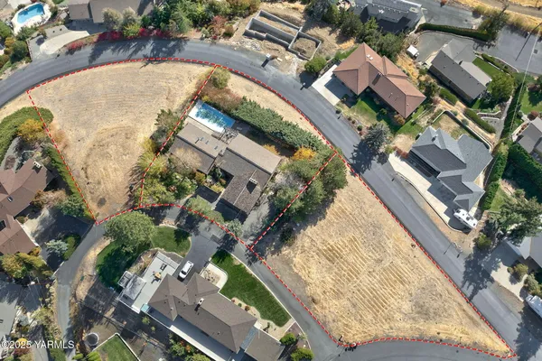 $180,000 | 405 North 80th Loop, Yakima, WA 98908