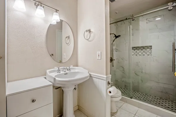 $1,400 | 2001 Bering Drive, Unit 7B, Houston, TX 77057