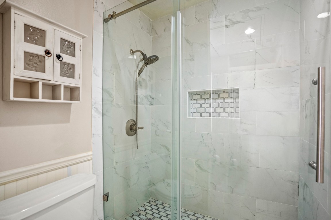 2001 Bering Drive, Unit 7B Houston, TX 77057 - Photo 20 of 35