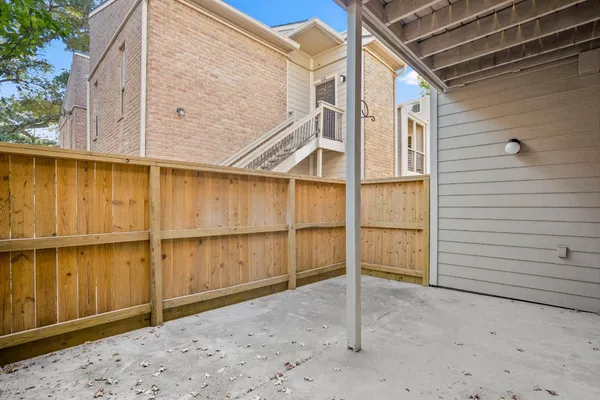 $1,400 | 2001 Bering Drive, Unit 7B, Houston, TX 77057