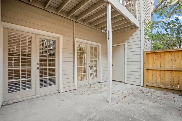 $1,400 | 2001 Bering Drive, Unit 7B, Houston, TX 77057