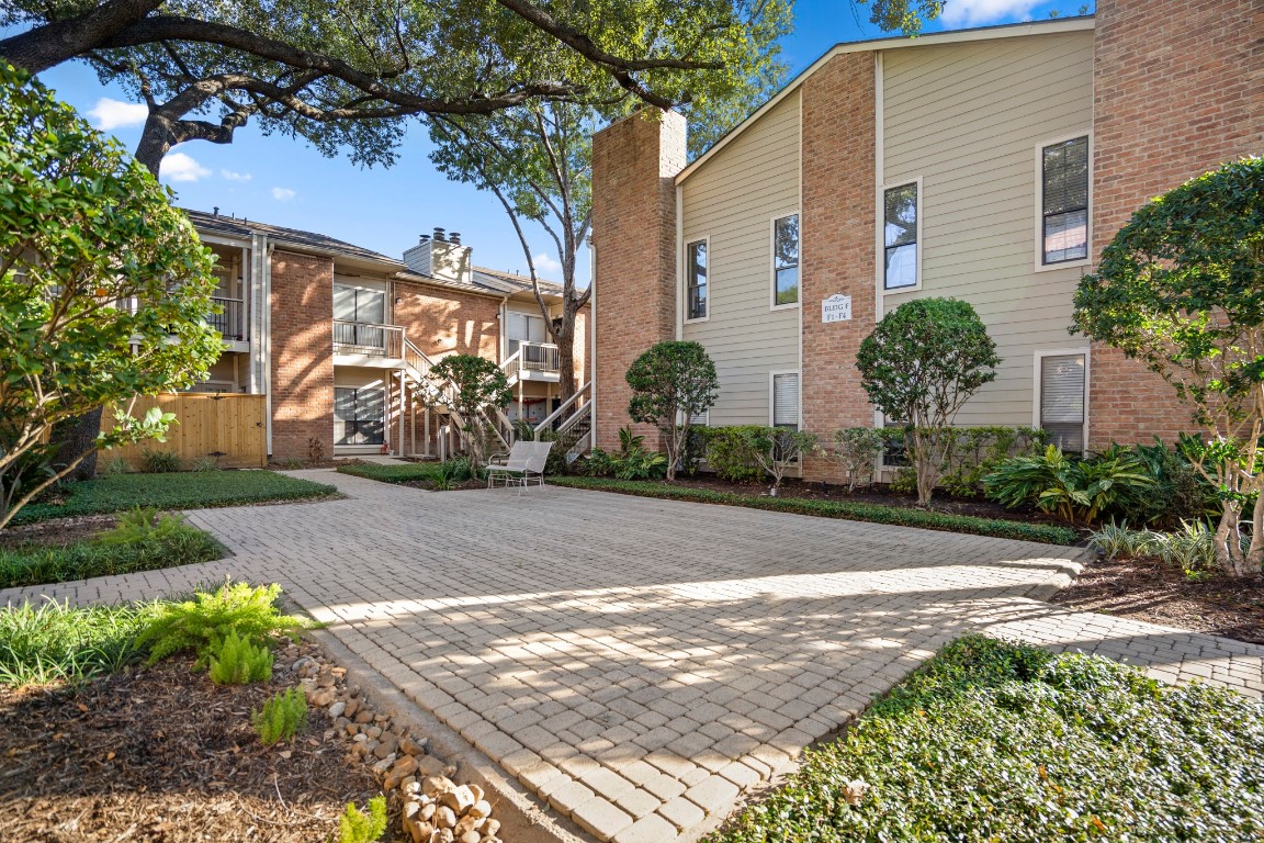 2001 Bering Drive, Unit 7B Houston, TX 77057 - Photo 29 of 35