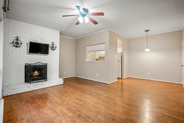 $1,400 | 2001 Bering Drive, Unit 7B, Houston, TX 77057