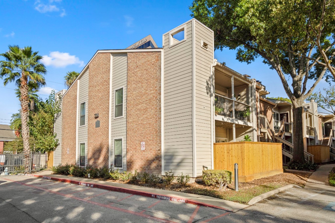 2001 Bering Drive, Unit 7B Houston, TX 77057 - Photo 33 of 35