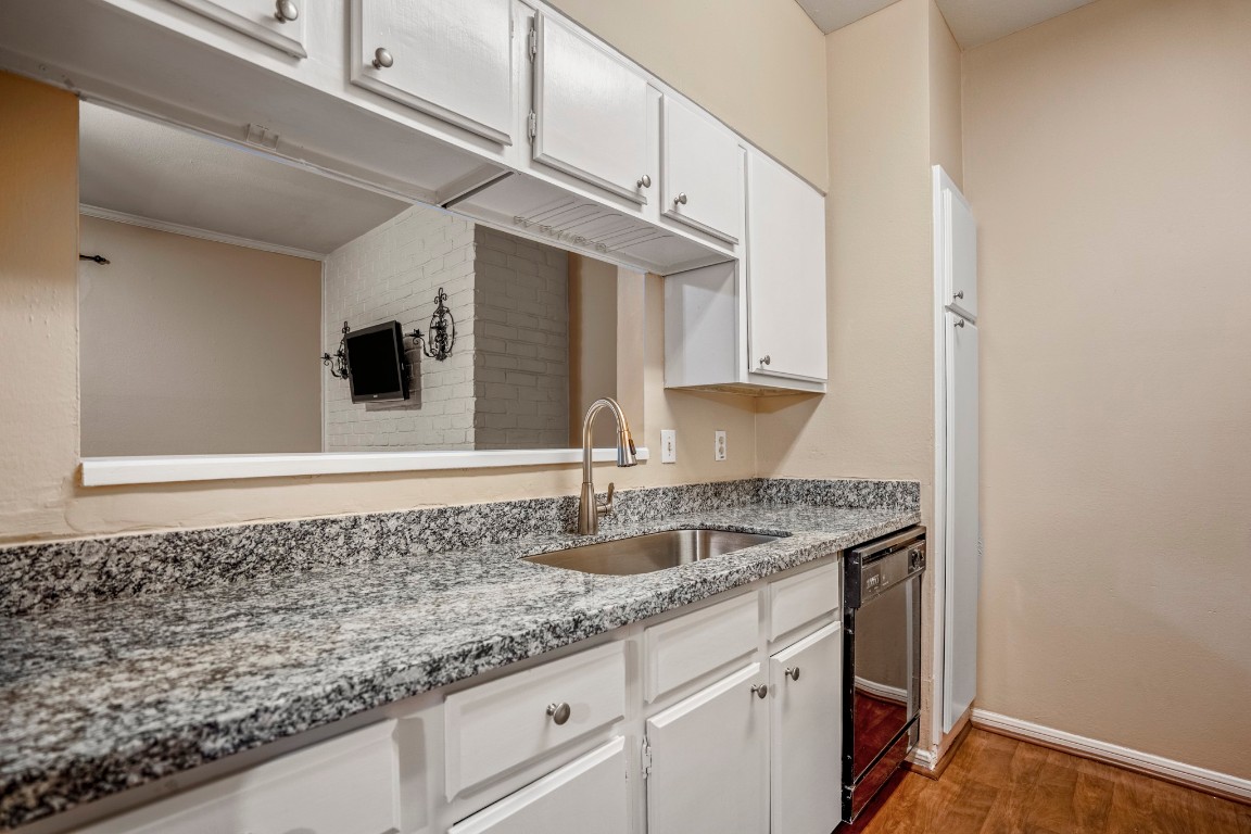 2001 Bering Drive, Unit 7B Houston, TX 77057 - Photo 9 of 35