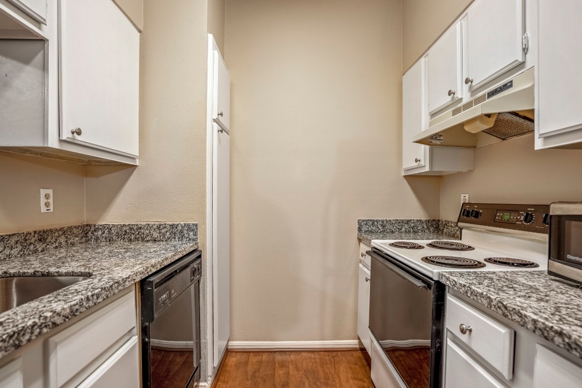 2001 Bering Drive, Unit 7B Houston, TX 77057 - Photo 10 of 35