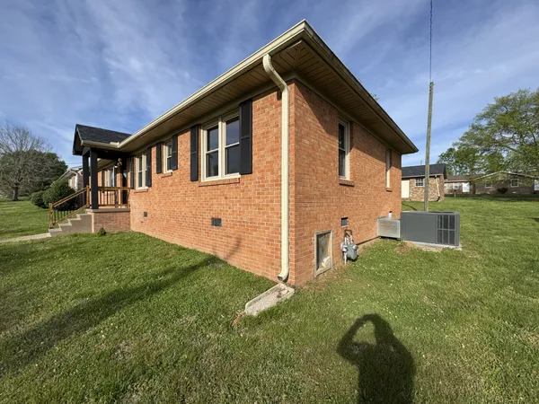 a front view of house with yard