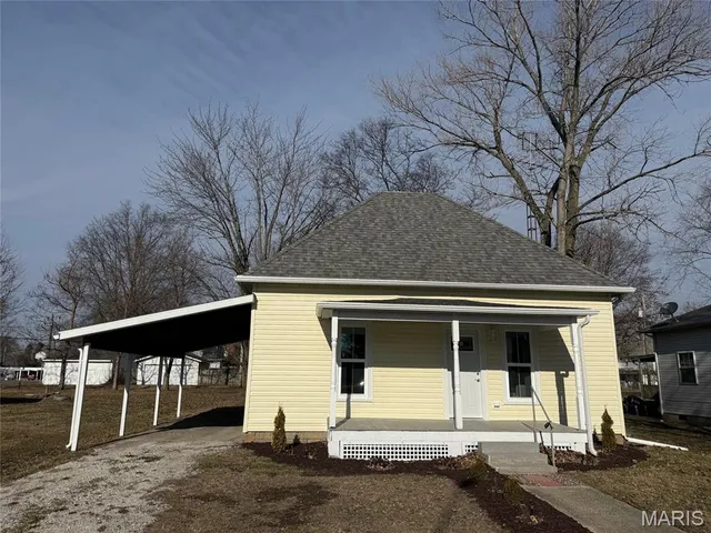 $139,000 | 113 East Maple Street, Brownstown, IL 62418