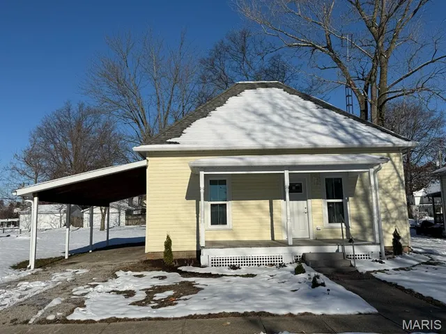 $139,000 | 113 East Maple Street, Brownstown, IL 62418