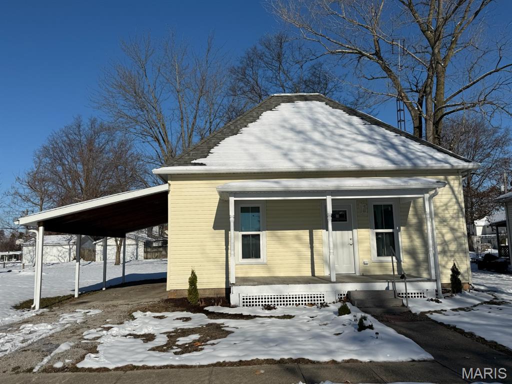 113 East Maple Street Brownstown, IL 62418 - Photo 1 of 10