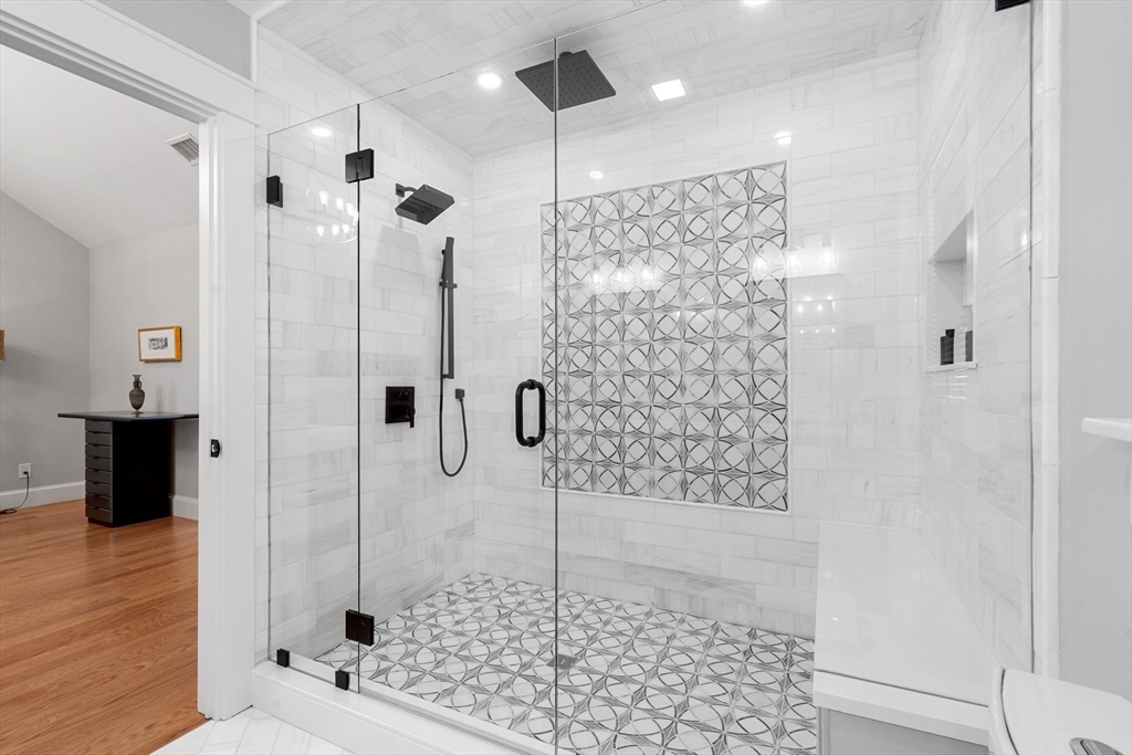 182 High Road Newbury, MA 01951 - Photo 20 of 42 a bathroom with a shower