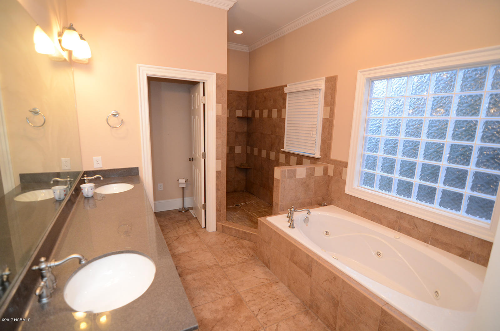 3304 Sweetbriar Road Northwest Wilson, NC 27896 - Photo 9 of 11 MASTERBATH