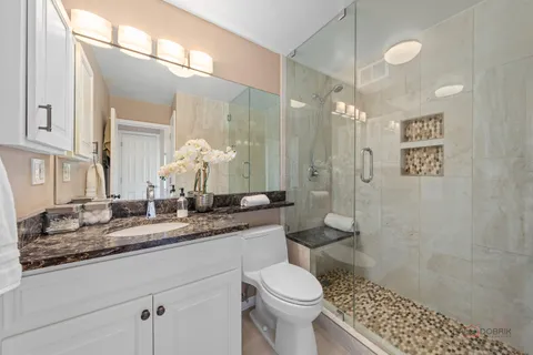 $219,000 | 5455 North Sheridan Road, Unit 2612, Chicago, IL 60640