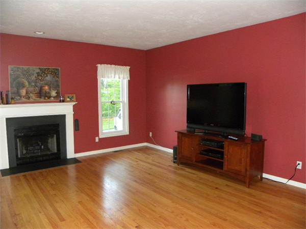 47 Daniels Road Charlton, MA 01507 - Photo 5 of 29