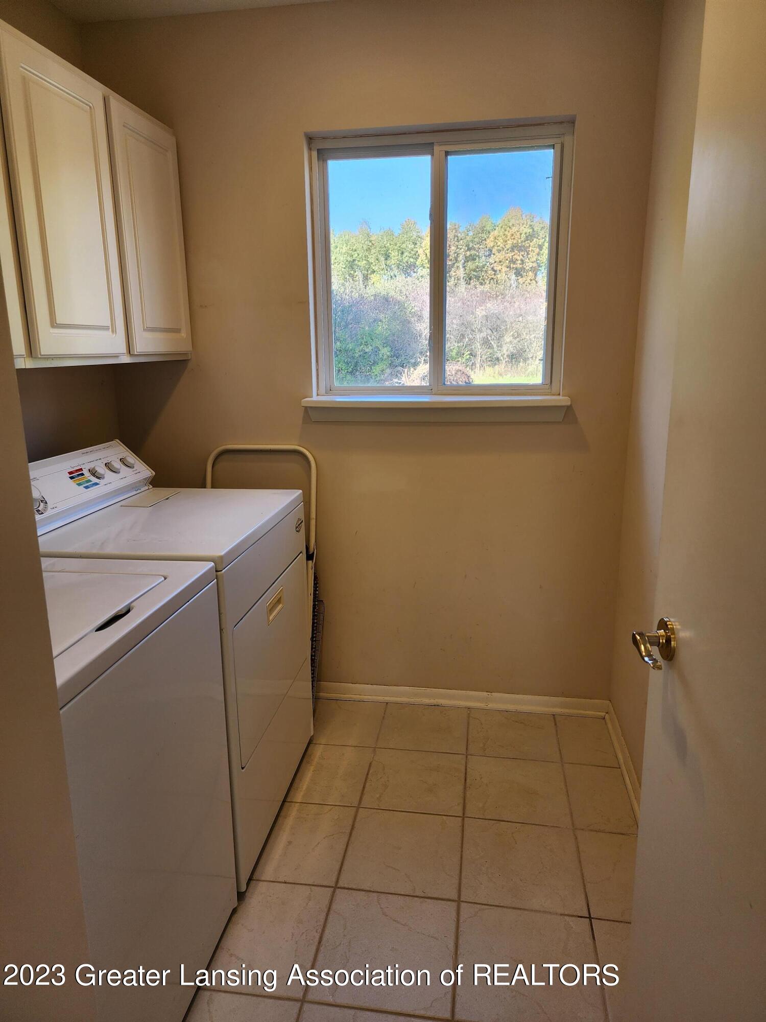 2806 Lamb Road, Unit 17 Mason, MI 48854 - Photo 12 of 19 laundry