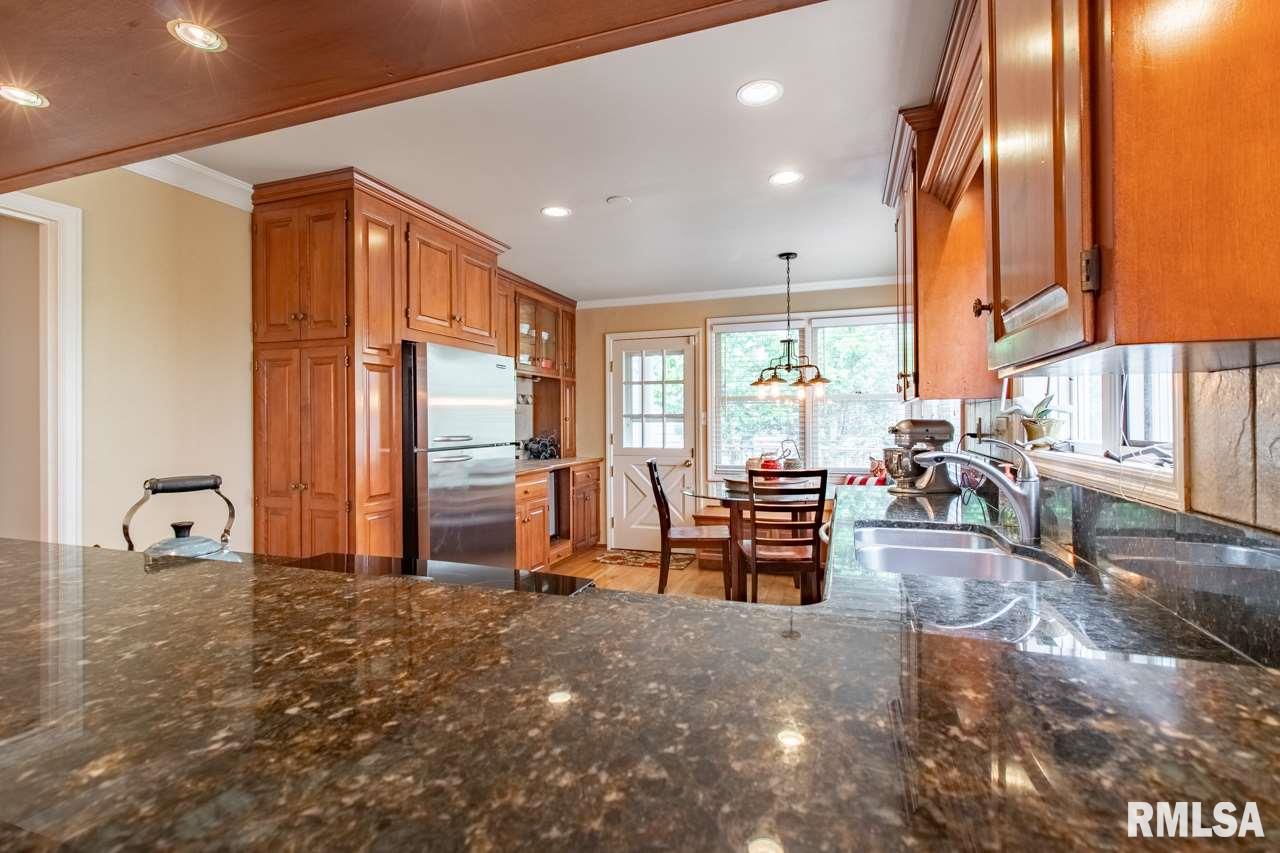 144 East Southgate Road Peoria, IL 61614 - Photo 8 of 36 Gallery Image 8
