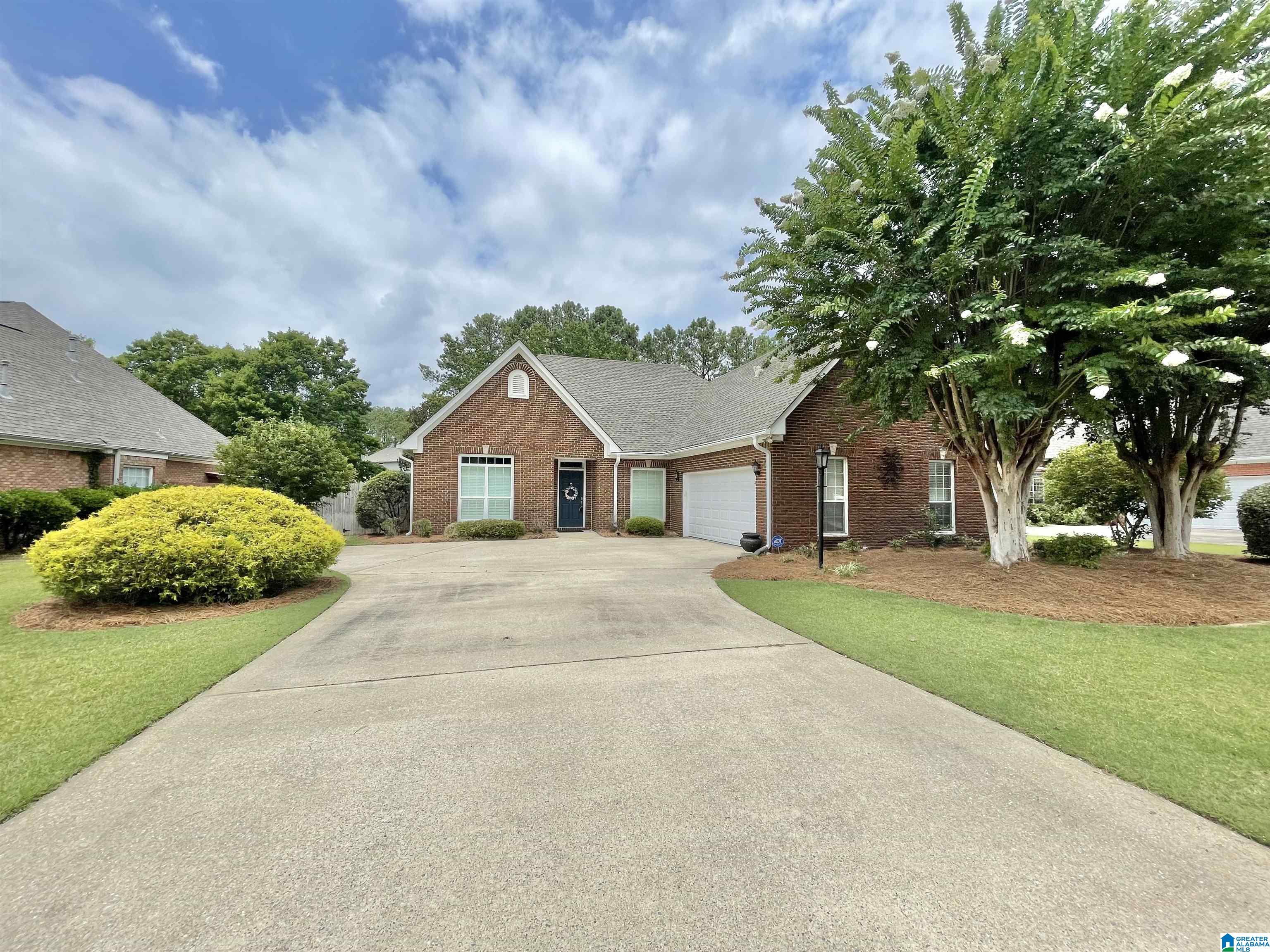 317 Wixford Trace Alabaster, AL 35007 - Photo 2 of 36