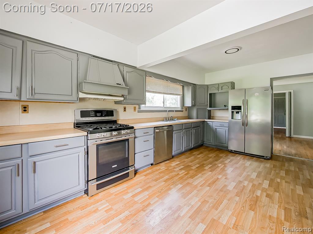 24850 West Nine Mile Road Southfield, MI 48033 - Photo 2 of 54