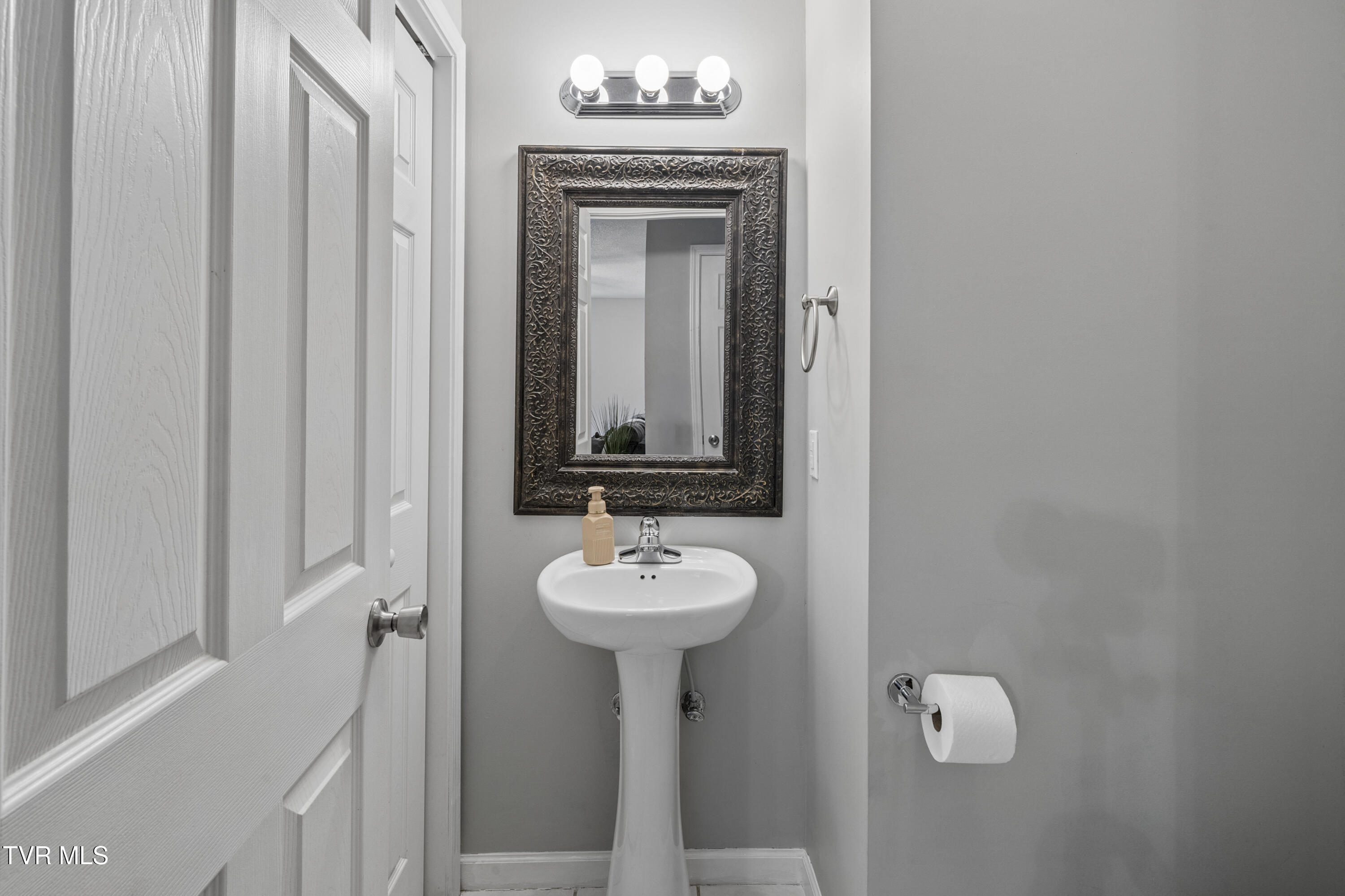 204 Gray Station Road, Unit 204 Johnson City, TN 37615 - Photo 15 of 34 GrayStation-10