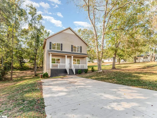 $270,000 | 200 Baywood Hills Drive, Simpsonville, SC 29680