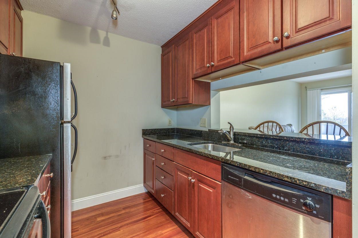 230 Eastern Avenue, Unit 303 Manchester, NH 03104 - Photo 11 of 36